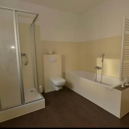 Apartment Ruhige 3 Zimmerwohnung In Moeckern Leipzig
