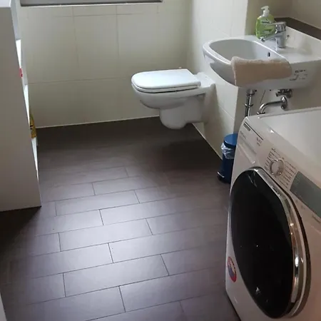 Apartment Ruhige 3 Zimmerwohnung In Moeckern